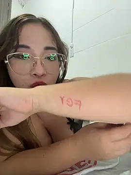 AliciaWhite_nt webcam