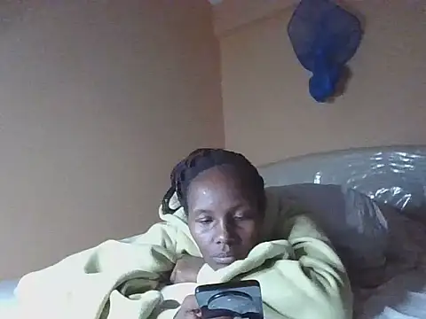 pinky-lips webcam