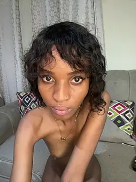 Petitehottie webcam