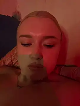 lyalyalii webcam