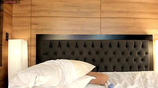 AlexahRosse webcam