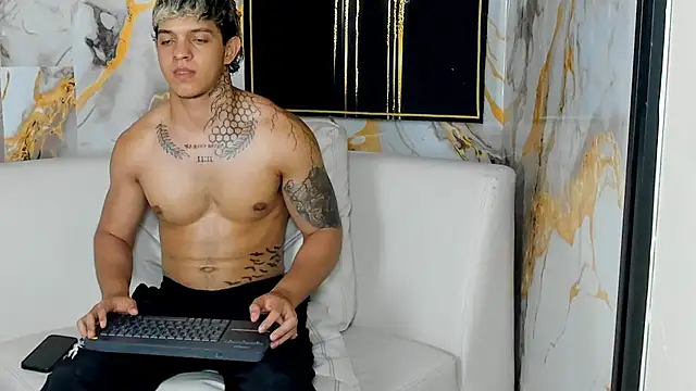 Noah__Browm webcam