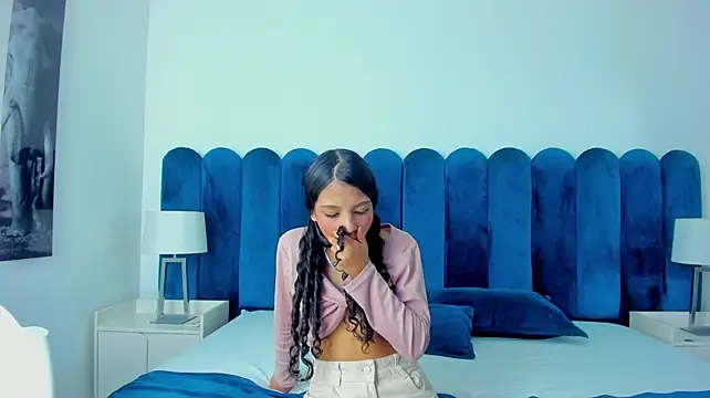 MiaLauren_ webcam