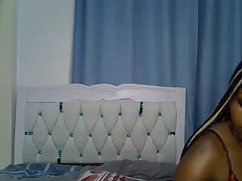Petitedolliey webcam