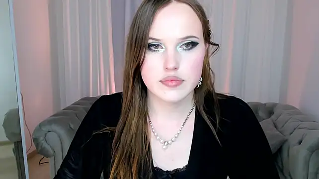 EffieMinki webcam