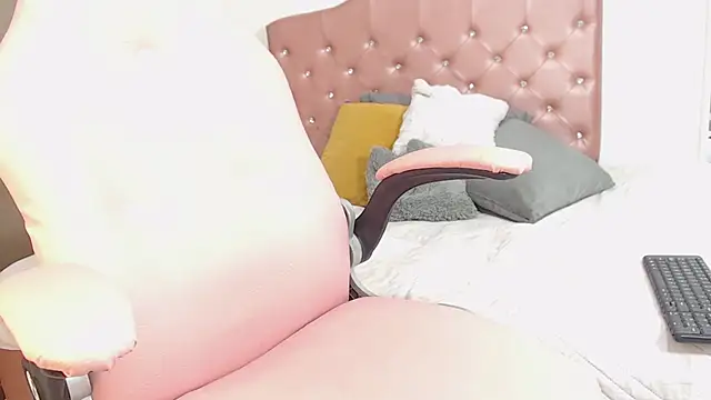 EbonyCoWorker webcam