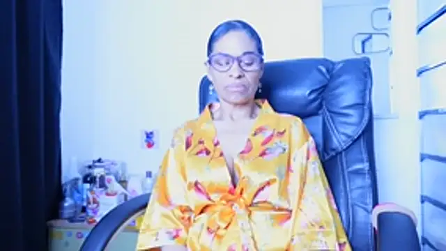 Aries_Mature webcam