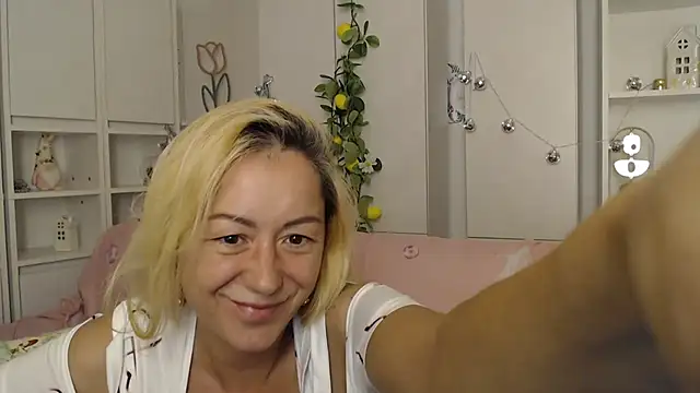_karolynesyera_ webcam