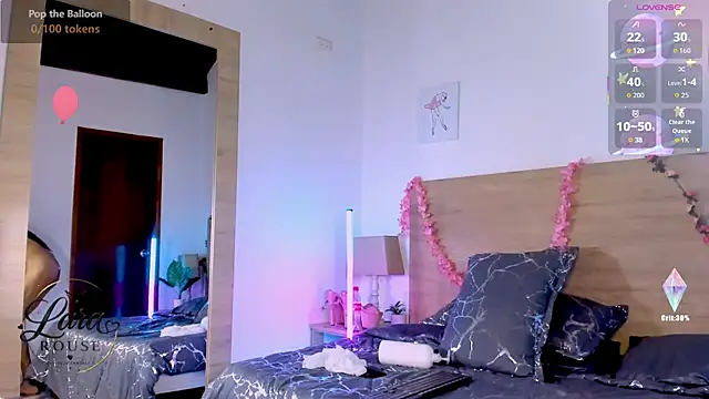LaraRous webcam
