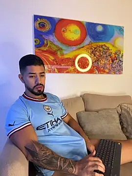 Ezzio_Scolaro webcam