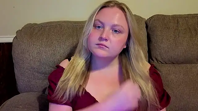 PhatAssBlond webcam