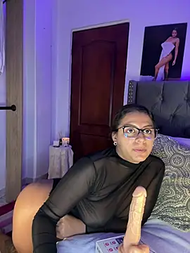 ema_zoe webcam