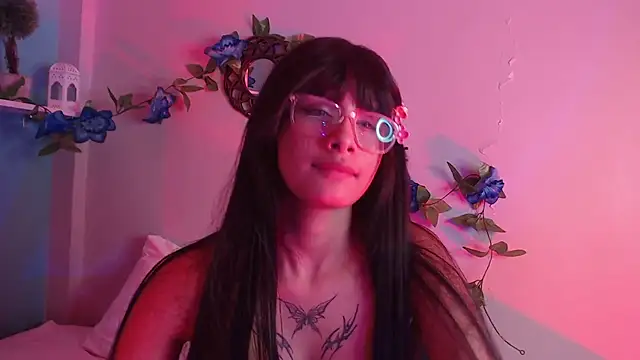TomieeDarkk live cam on StripChat