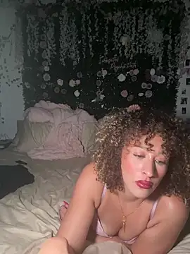 LyraCovee webcam