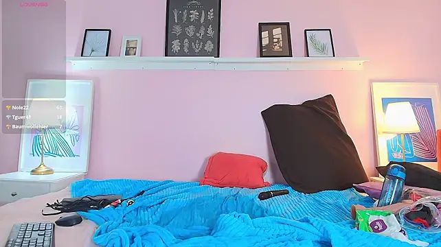 lucyybell webcam