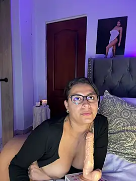 ema_zoe webcam