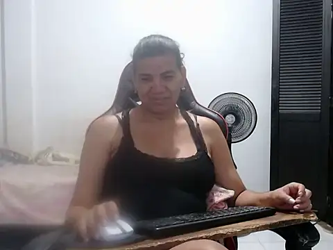 Adriana_0312 webcam