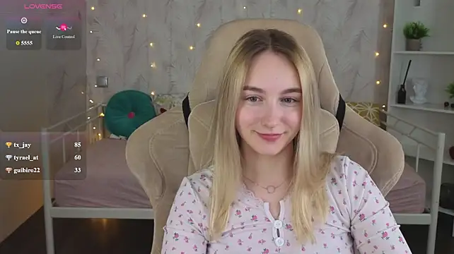 Shy_Polly webcam