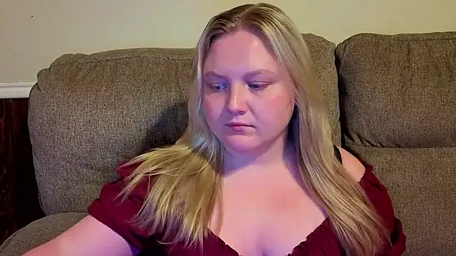 PhatAssBlond webcam