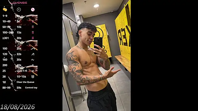 Ftm_xxxperiencie webcam