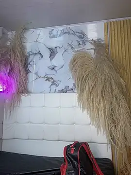 Taliaaa_Paris webcam