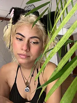 Eva_Feller69