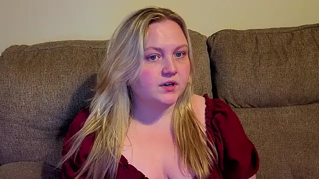 PhatAssBlond webcam