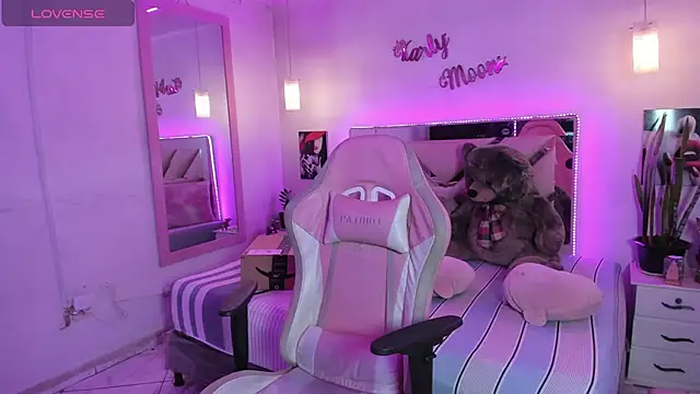 Karly_moon webcam