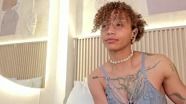 daiana_curly webcam
