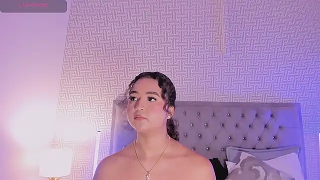 Evaa_Lunna_ webcam