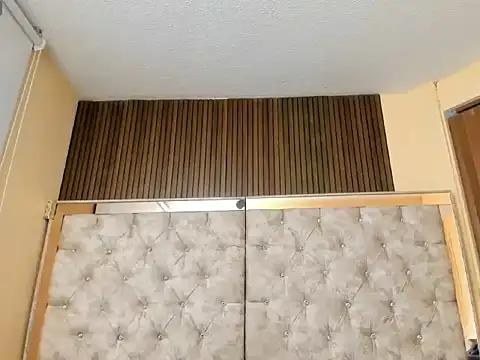 pamela_blonde60857 webcam