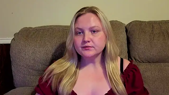 PhatAssBlond webcam