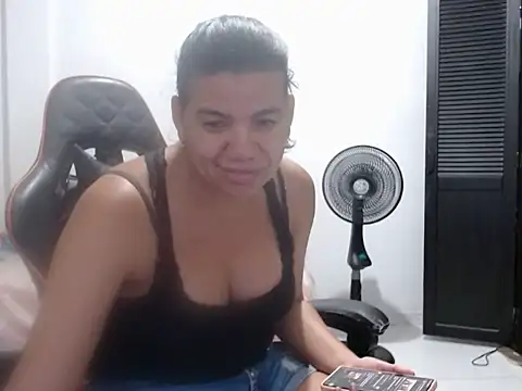 Adriana_0312 webcam