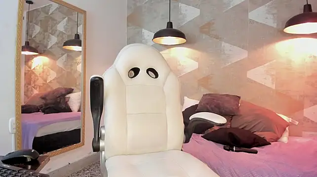 LalilaBrunettee webcam
