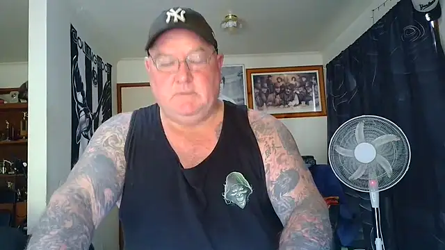 KINKYBLUEYES69 webcam