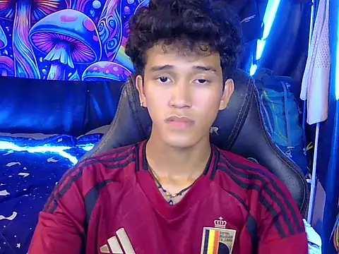 hugekenbigcock webcam