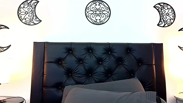 KatalynaSweet live cam on StripChat