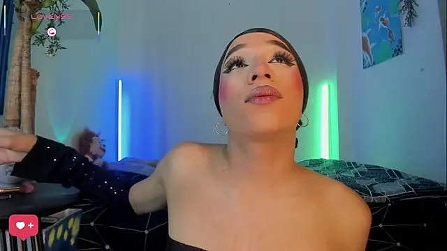 Naughty_Blue webcam
