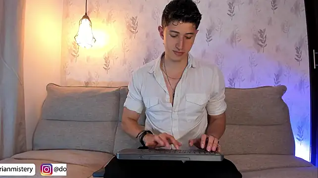 Dorianmistery2322_ webcam