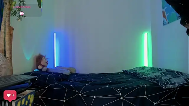 Naughty_Blue webcam