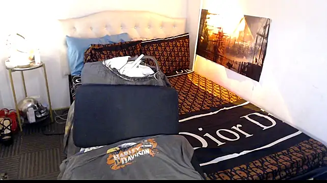 NinaDOM4CUM webcam