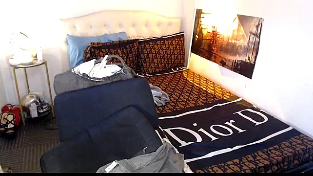 NinaDOM4CUM webcam