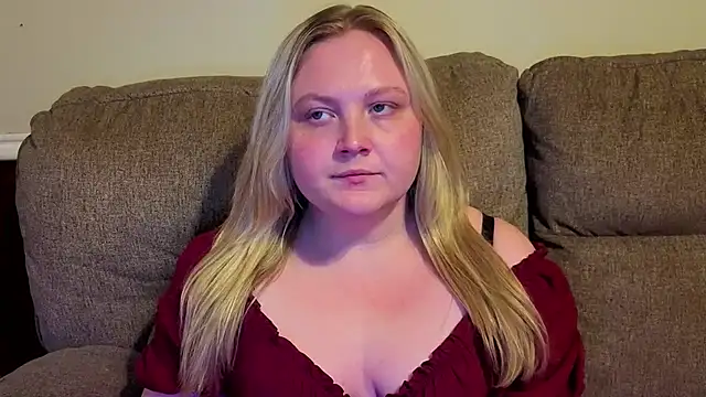 PhatAssBlond webcam