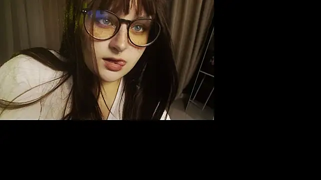 charlotte_mee webcam