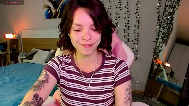 Maya_Campbell webcam