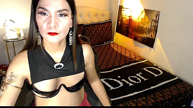 NinaDOM4CUM webcam