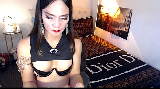 NinaDOM4CUM webcam