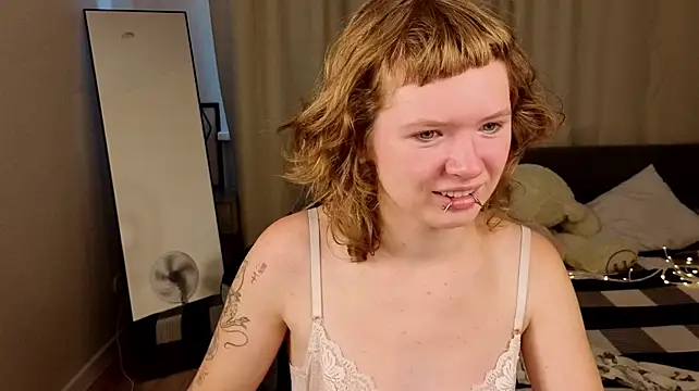 VioletDesiree webcam