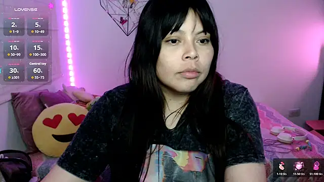 EllieMoonX webcam