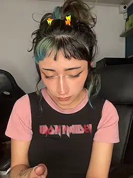 baby_akuma_ webcam